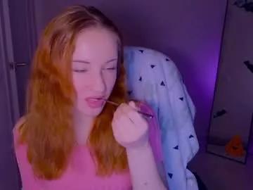 little_pretty_woman from Chaturbate