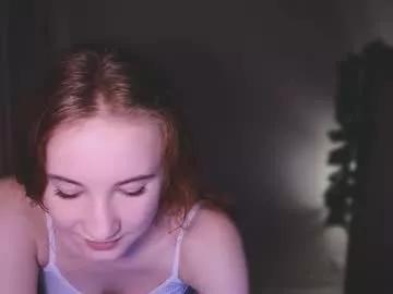 little_pretty_woman from Chaturbate