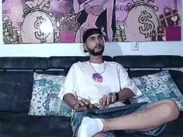 lobocruzhair1 from Chaturbate