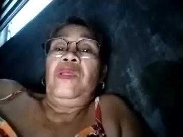 lolamommie from Chaturbate