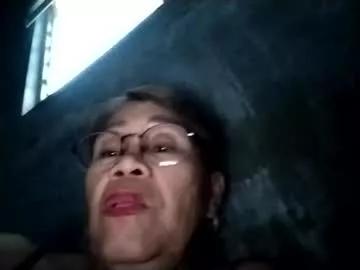 lolamommie from Chaturbate