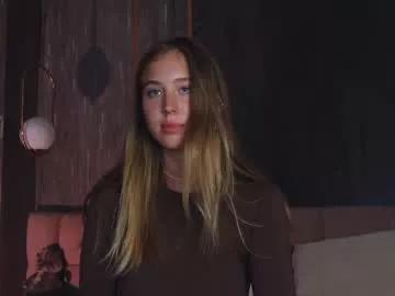 Loraineluff webcams show profile image 