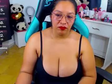 lulu_f1 from Chaturbate