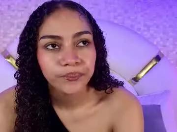 luucy_jonnes from Chaturbate