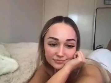 luvlivvyy from Chaturbate