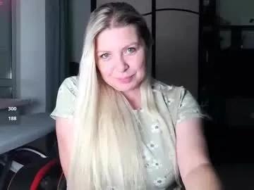 luxury_white from Chaturbate