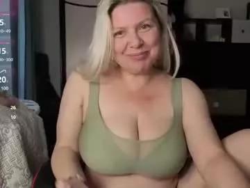 luxury_white from Chaturbate