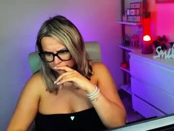 luxxx_diana from Chaturbate