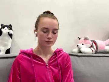 Lydiatrowell webcams show profile image 