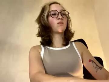 Lyndseyfiacco webcams show profile image 