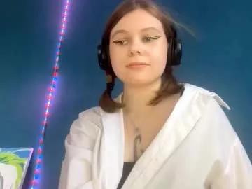 Mackenzierodino webcams show profile image 