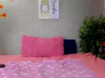 maia_goldenn from Chaturbate