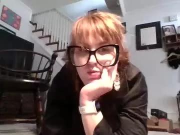 mamafoxxx911 from Chaturbate