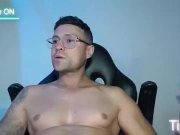 Photos of maxi_mux1 from Chaturbate is Freechat