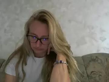 melly_rosey from Chaturbate