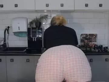 mojjo_erika from Chaturbate