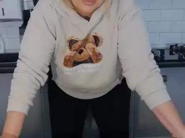 mojjo_erika from Chaturbate