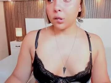 mollylogan11 from Chaturbate