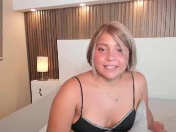 mollylogan11 from Chaturbate