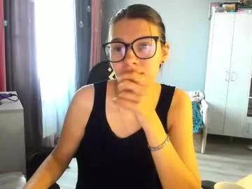 mollylollipop20 from Chaturbate