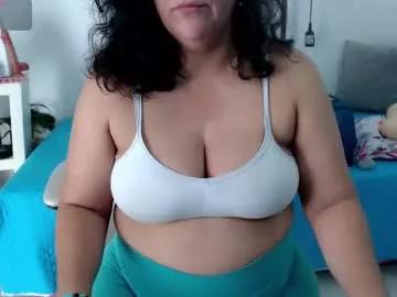 mom_17 from Chaturbate
