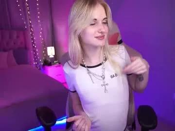 Monicavelen webcams show profile image 