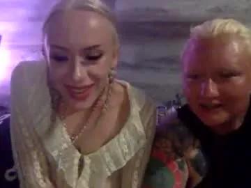 moon_blonde444 from Chaturbate