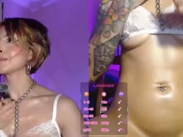 mooncinna from Chaturbate