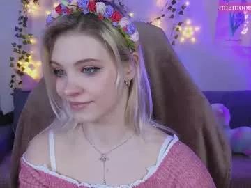 moonlight_mia from Chaturbate