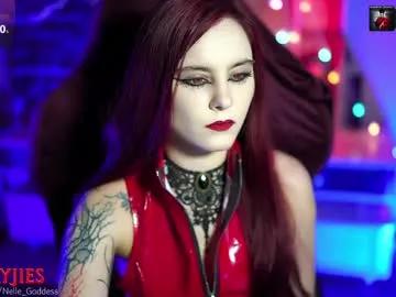 nelle_ from Chaturbate