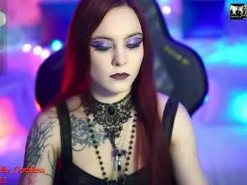 nelle_ from Chaturbate