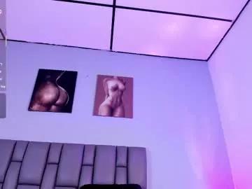 niicolle_evanss from Chaturbate