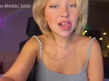 nikki_whatever from Chaturbate