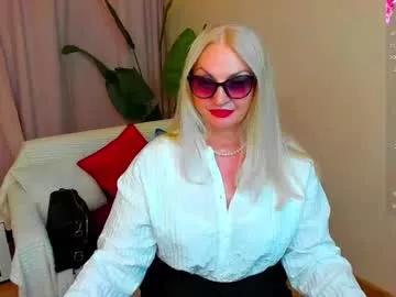 nina_deville from Chaturbate