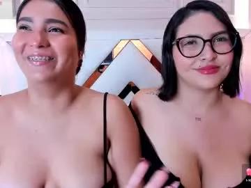 ninablooms01 from Chaturbate