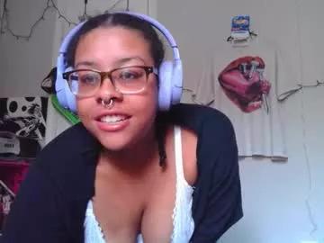 nintendhoe_ from Chaturbate