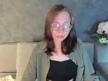 noora_moore from Chaturbate
