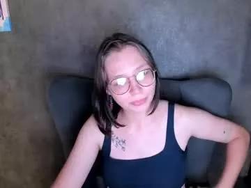 noora_moore from Chaturbate