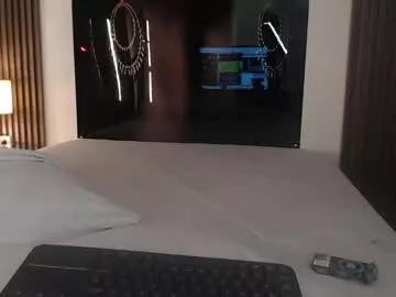 pettit_courtny from Chaturbate