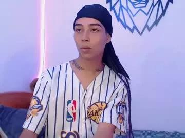 pupi_wolf from Chaturbate