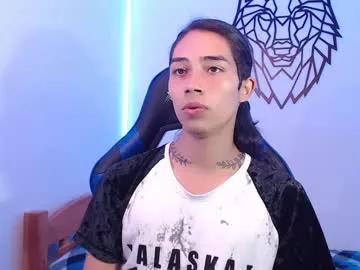 pupi_wolf from Chaturbate