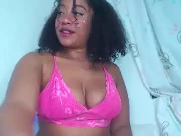 queenalya_ from Chaturbate