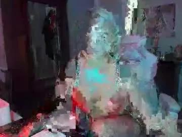 queenbish90 from Chaturbate