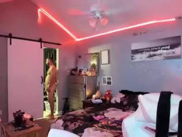 queenbish90 from Chaturbate