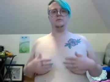 queerlyjaz from Chaturbate