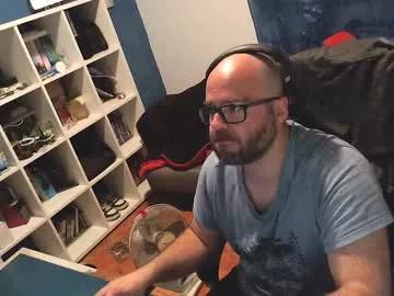 ravingr3d3 on Chaturbate