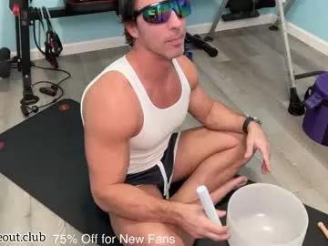 reeserideout from Chaturbate