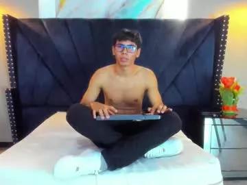 Roger_fin webcams show profile image 