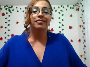 rossanalionheart from Chaturbate