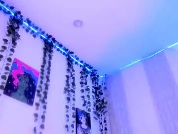 roxxxevelvet from Chaturbate